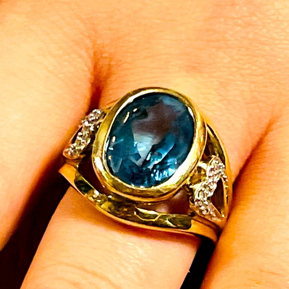 10k blue topaz ring size 8 - Picture 11 of 13